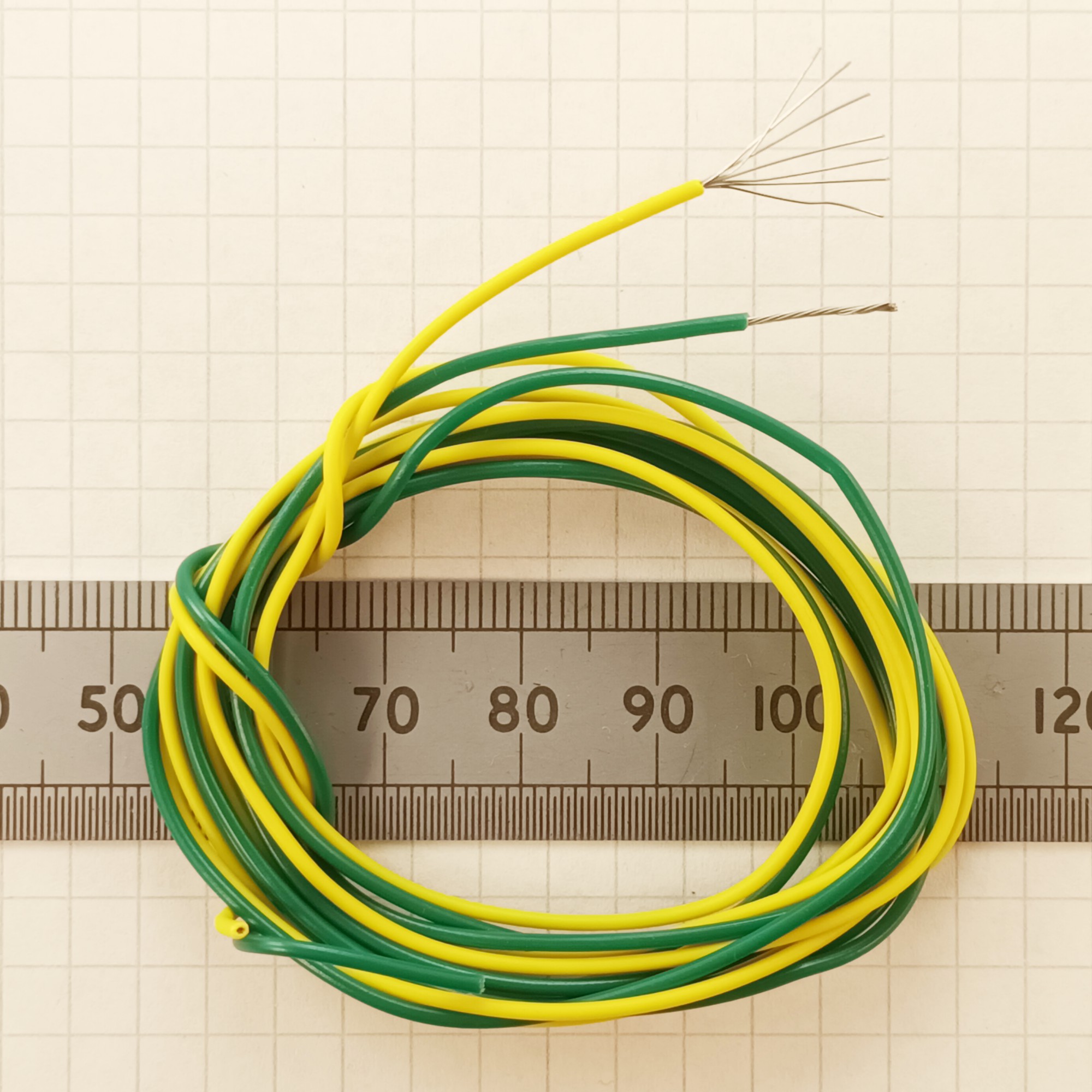 click to enlarge 7 X 0.2 1m yellow antenna
connection wire and green ground wire as used in the HJW
Electronics crystal set radio kit