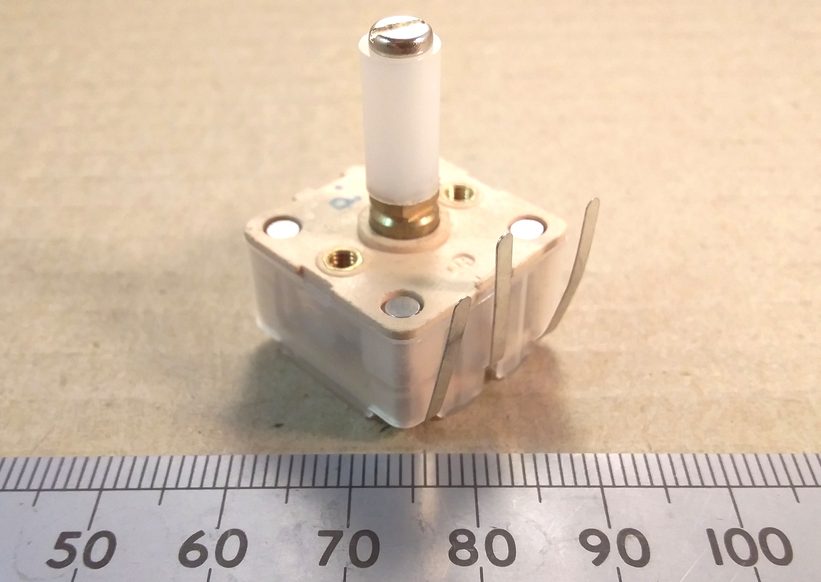 click to enlarge Variable Capacitor VC1 Main
Picture