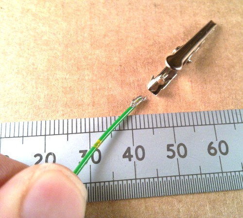 Wire prepared forcrimping
          in crocodile clip