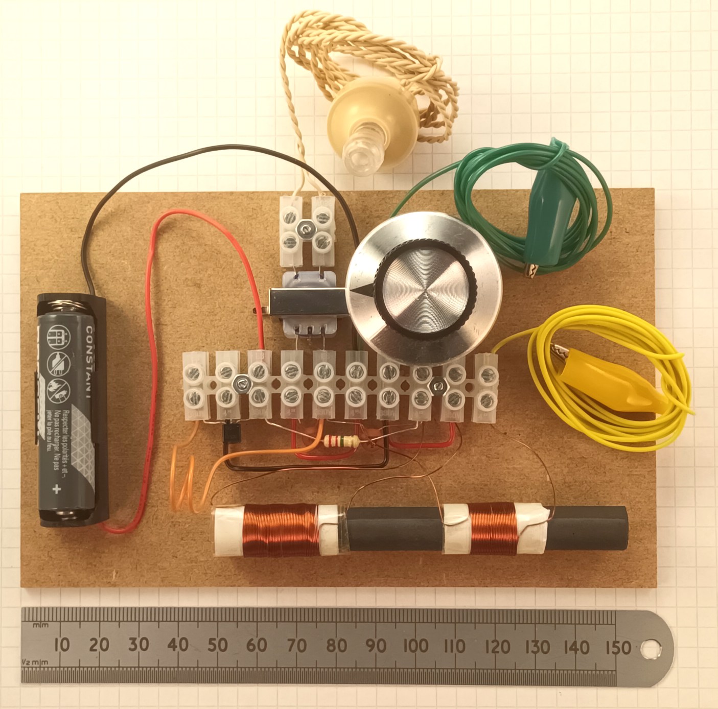 click to enlarge The
completed HJW Electronics single transistor active diode radio
kit.